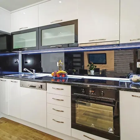 Сasa de vacaciones Stunning In With Kitchen
