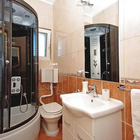Stunning In With Kitchen Сasa de vacaciones *