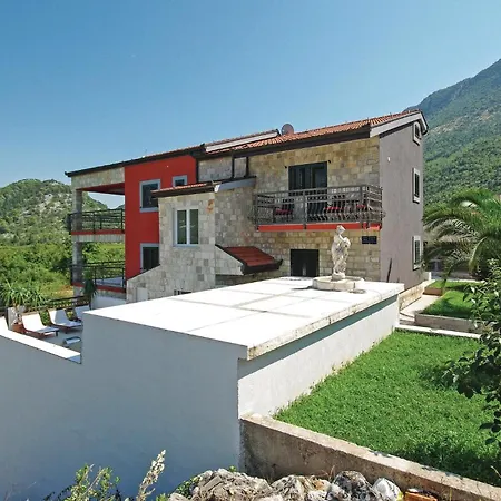 Сasa de vacaciones Stunning In With Kitchen